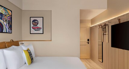Moxy Mumbai Andheri West By Marriott Room Type - Moxy Queen