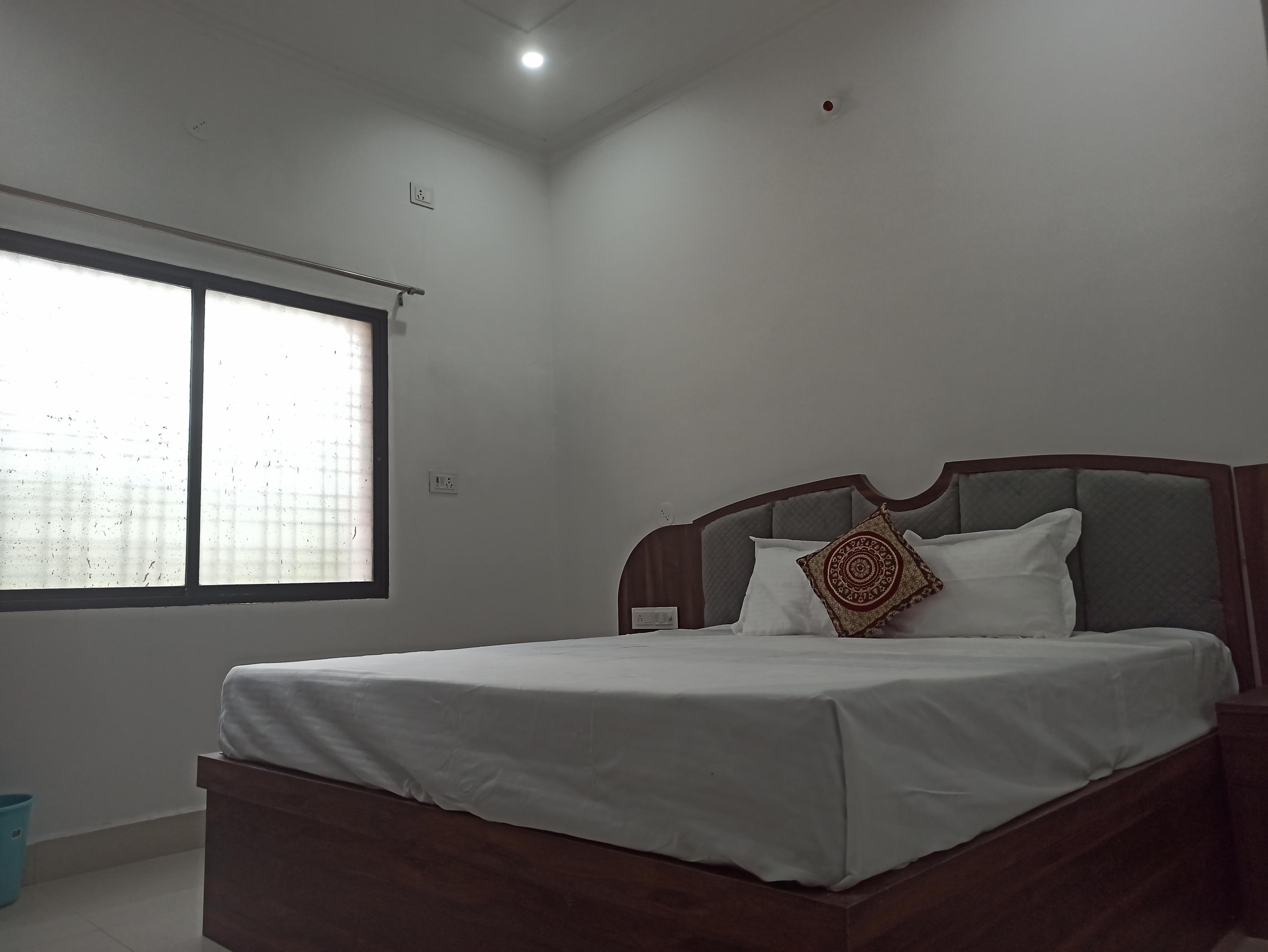 Abhiram Homestay Room Type - Delux Room