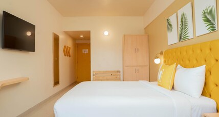 Bloom Hotel - Lonavala Khandala Room Type - Standard King Room