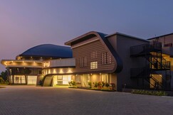 Royal Holidays & Stays