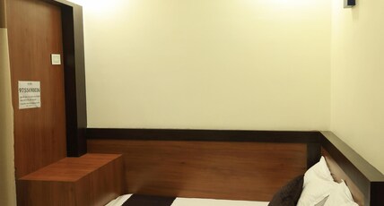 Kalpana Inn Hotel Room Type - Deluxe Room Near Jk Cement Plant