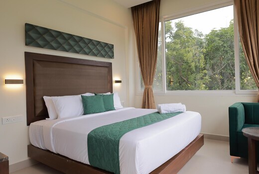 Hotel Aavudai Grand