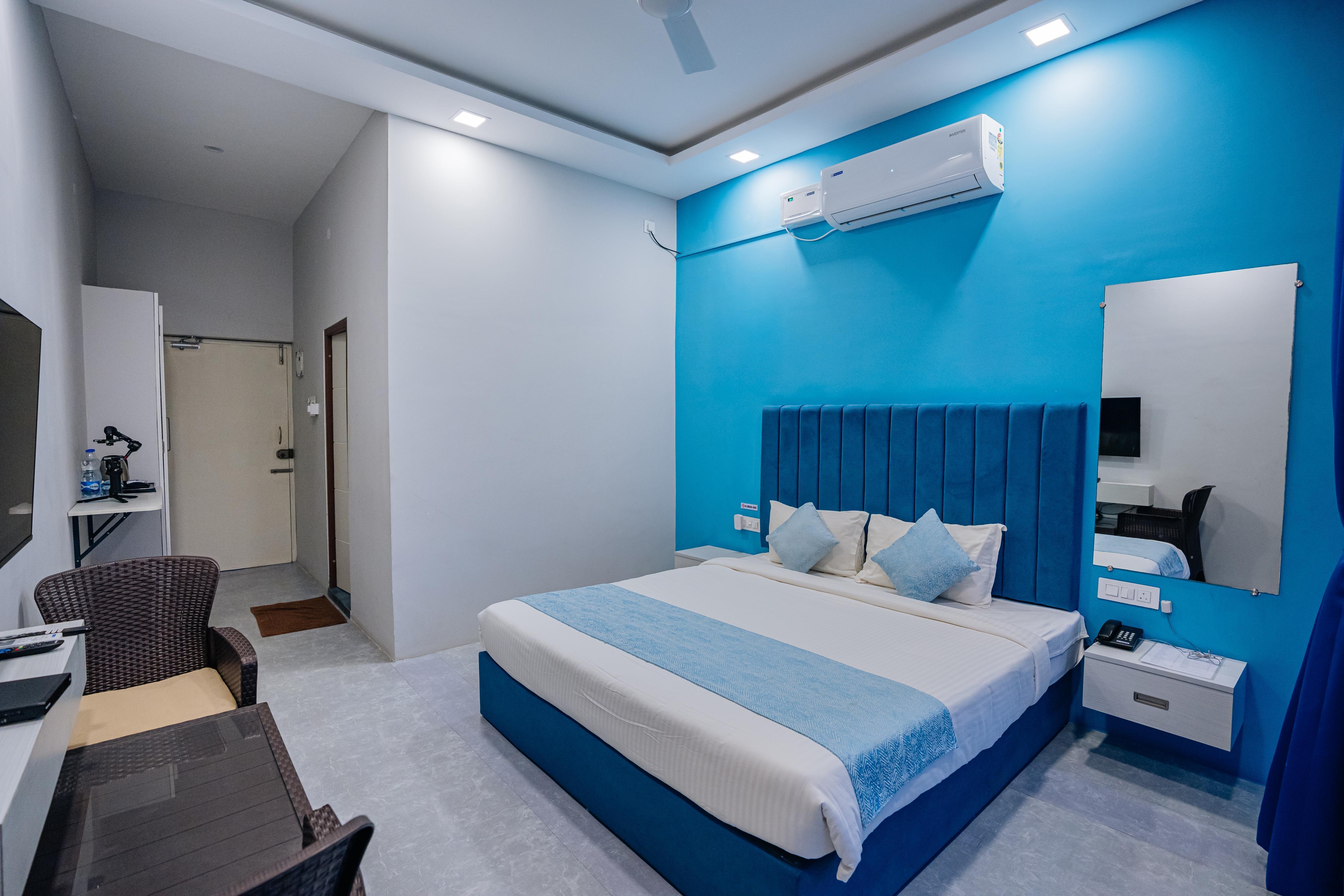 Seaborne Beach Resort - Tap to explore photos