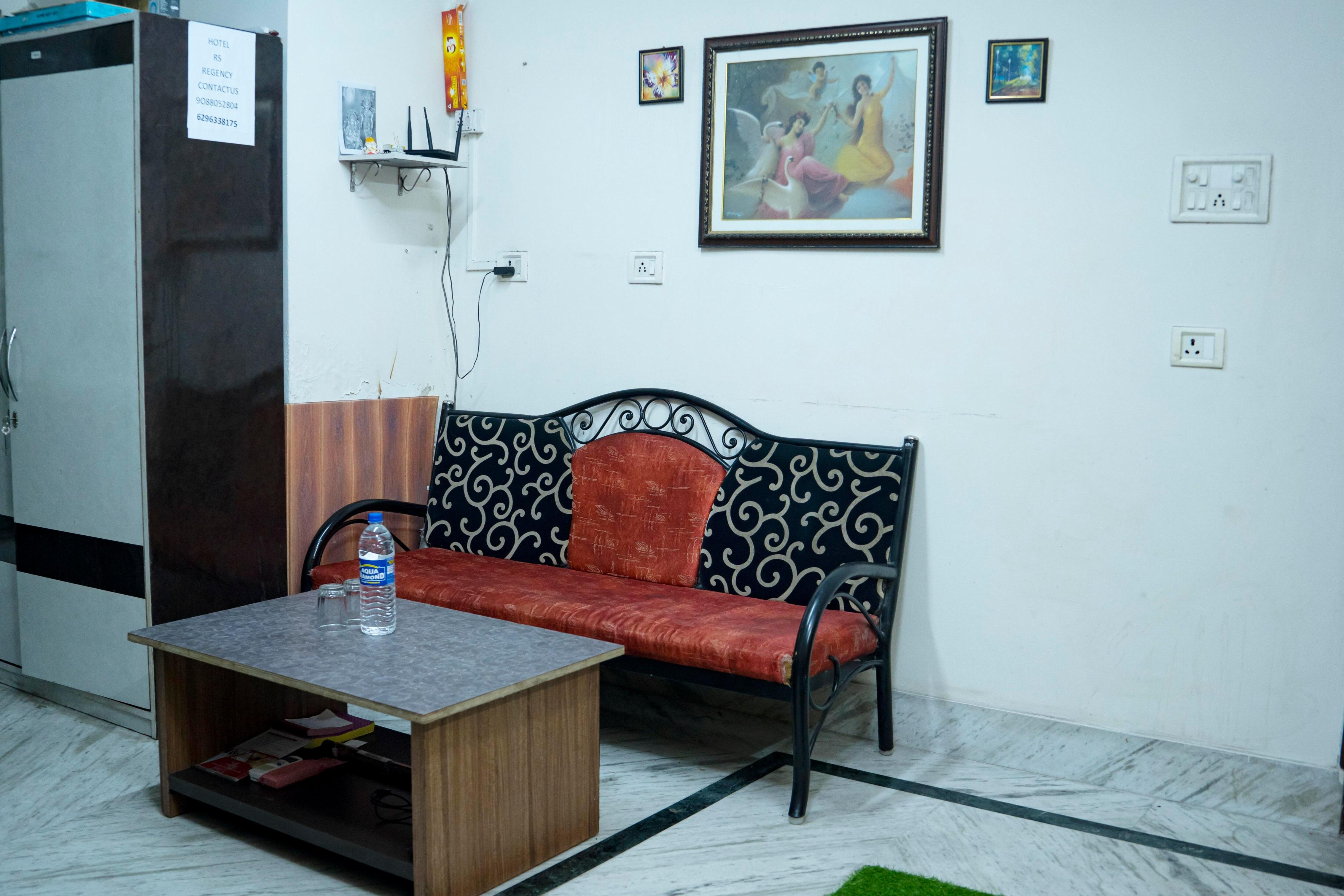 RS Regency Homestay in the heart of Newtown - Tap to explore photos