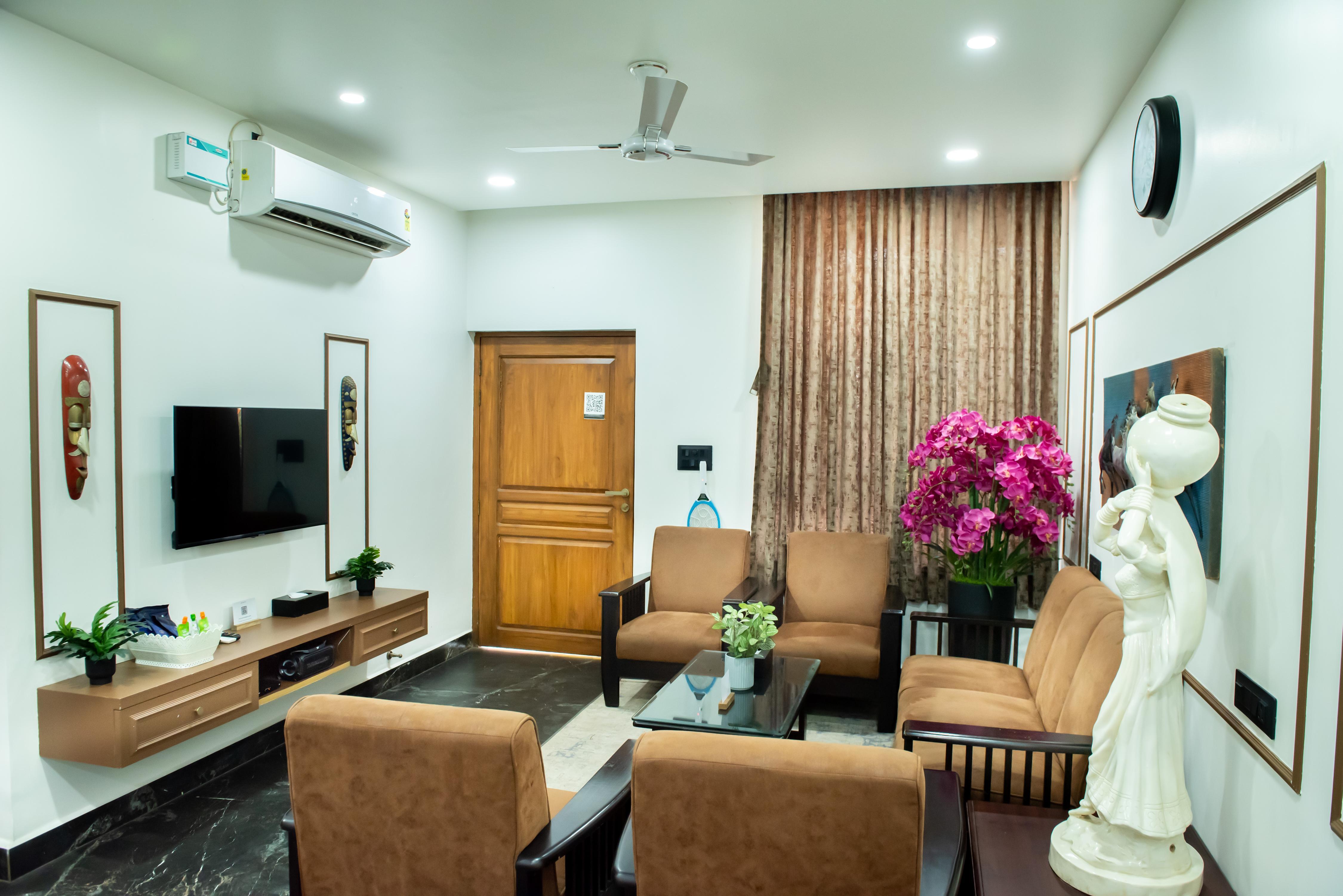 Shrikrishna Luxury 4BHK Villa with Private Pool and Bathtub - Tap to explore photos