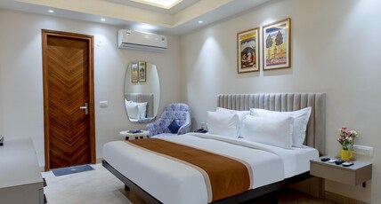 Aadat Hotel Near Artemis Hospital Room Type - Standard Room