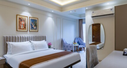 Aadat Hotel Near Artemis Hospital Room Type - Deluxe Room With Private Balcony