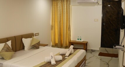 GRAND TAMIM HOTEL Room Type - DELUXE DOUBLE AC