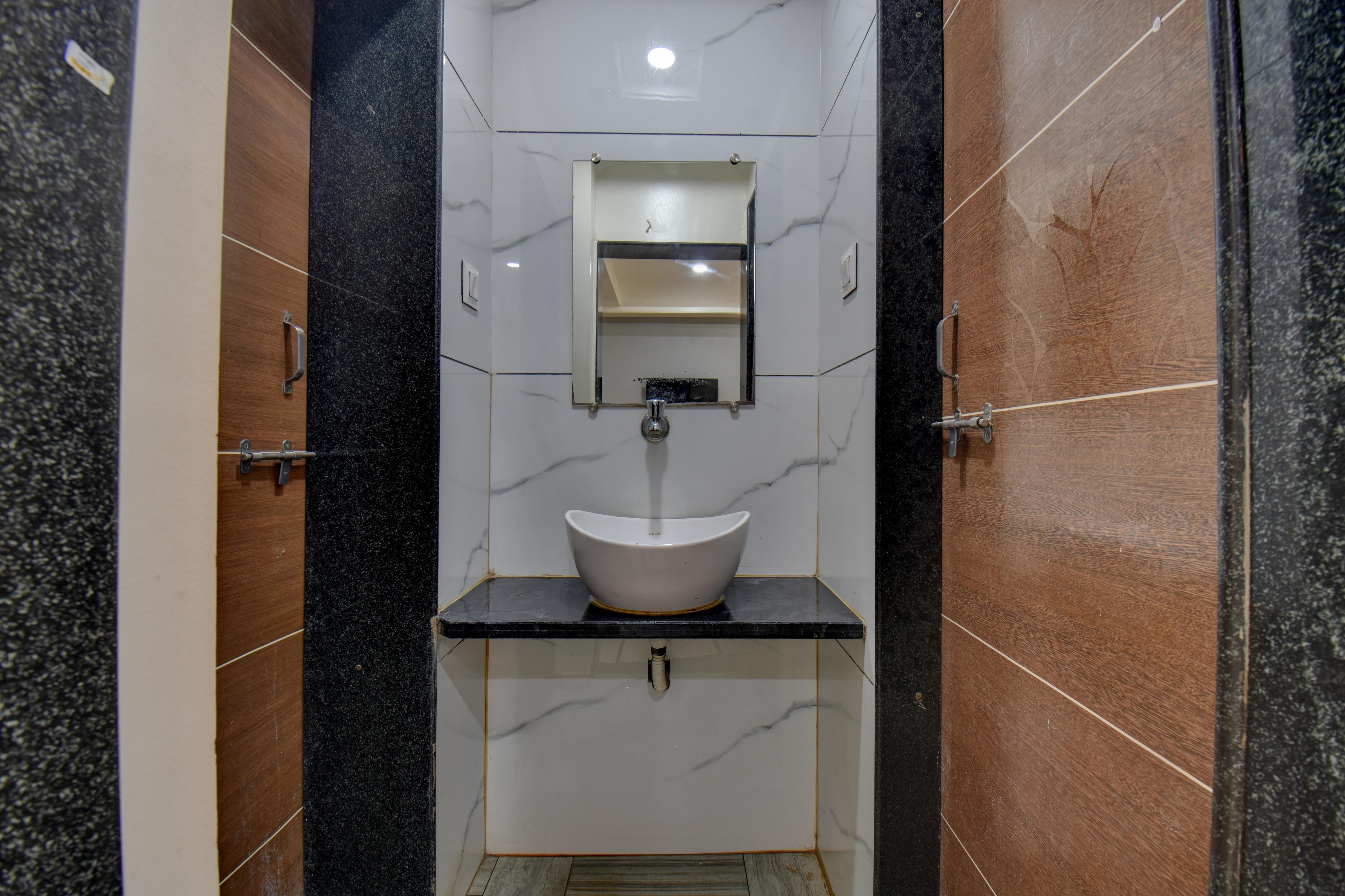 Hotel Sai Vishwkarma - Tap to explore photos