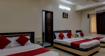 Hotel Sai Vishwkarma Room Type - Family Five Bed Room Non A.C.