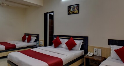 Hotel Sai Vishwkarma Room Type - Family Five Bed Room A.C. Hotel Sai Vishwkarma Room Type - Family Five Bed Room A.C.