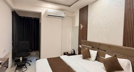 kiwi inn hotel, Vijay Nagar, Scheme No. 78 Room Type - Super Deluxe Room