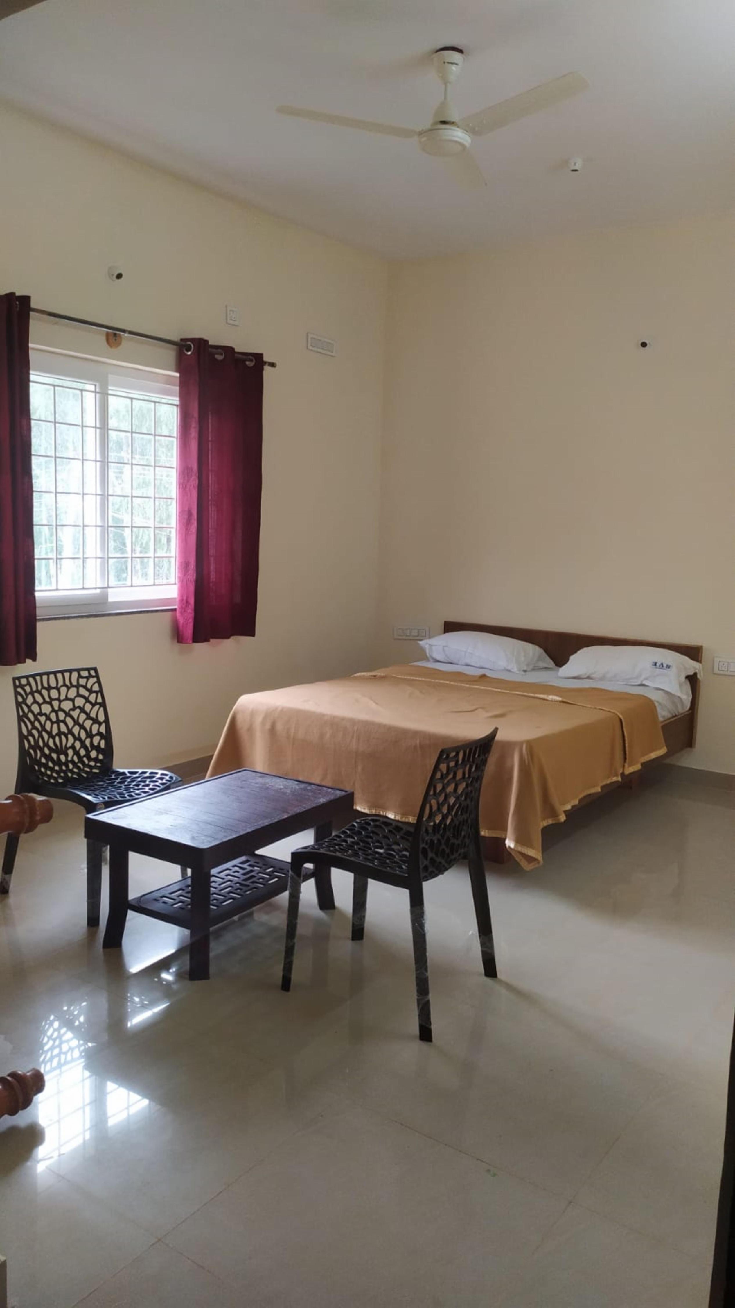 Sri Venkateshwara Boarding and Lodging - Tap to explore photos