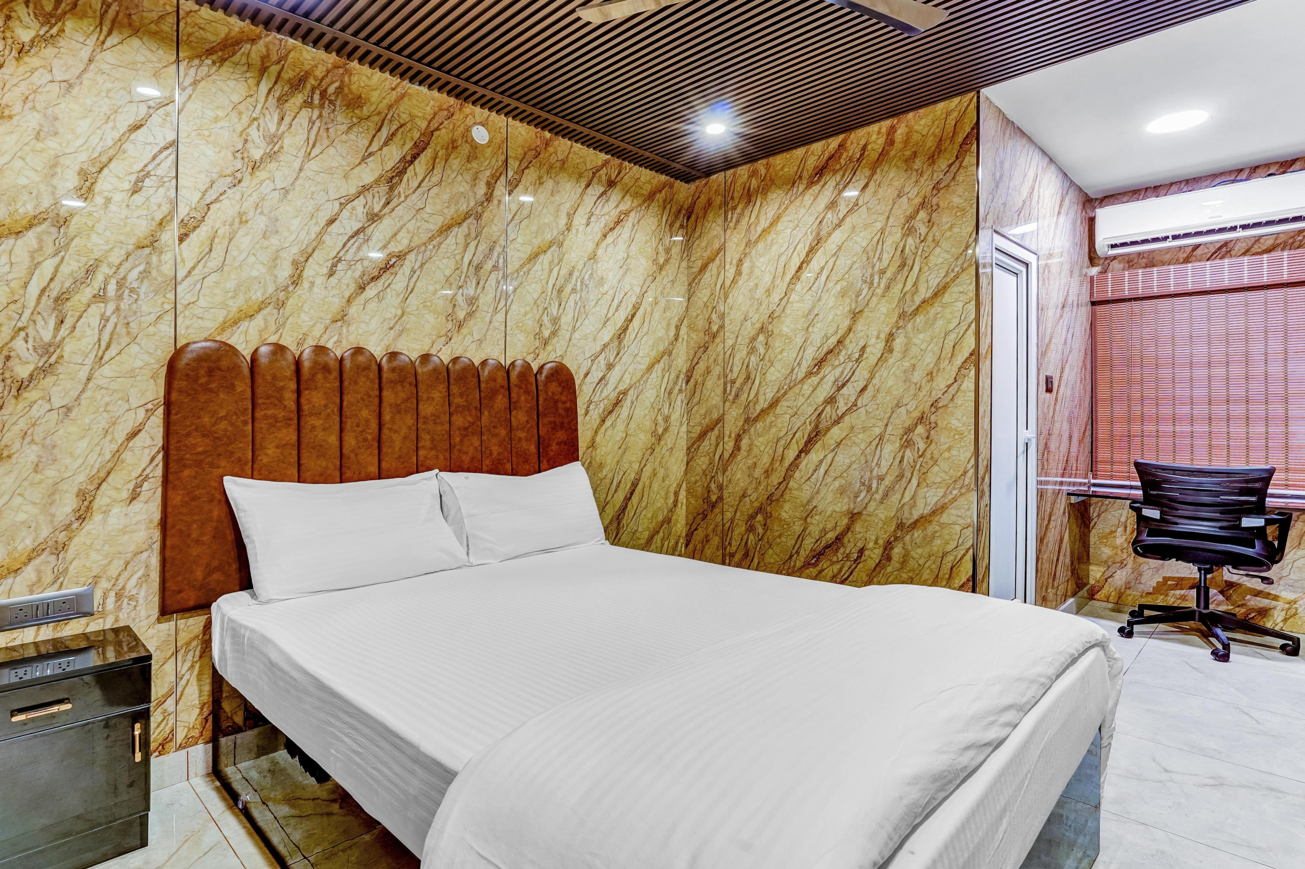 Clouds Luxury Hotel Room Type - Deluxe Room