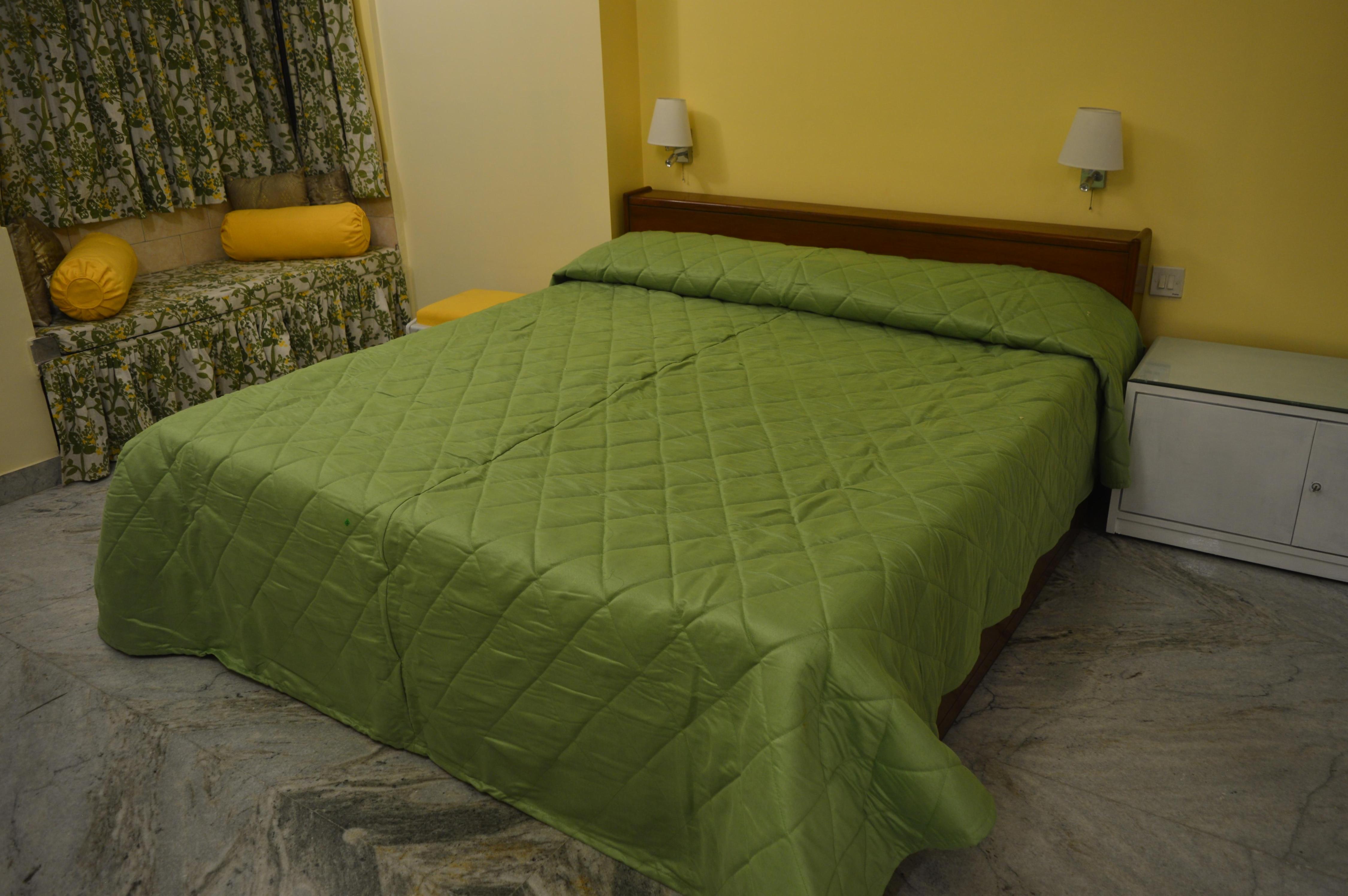Handmade Homes : Unboxed 2 BHK at Ballygunge - Tap to explore photos