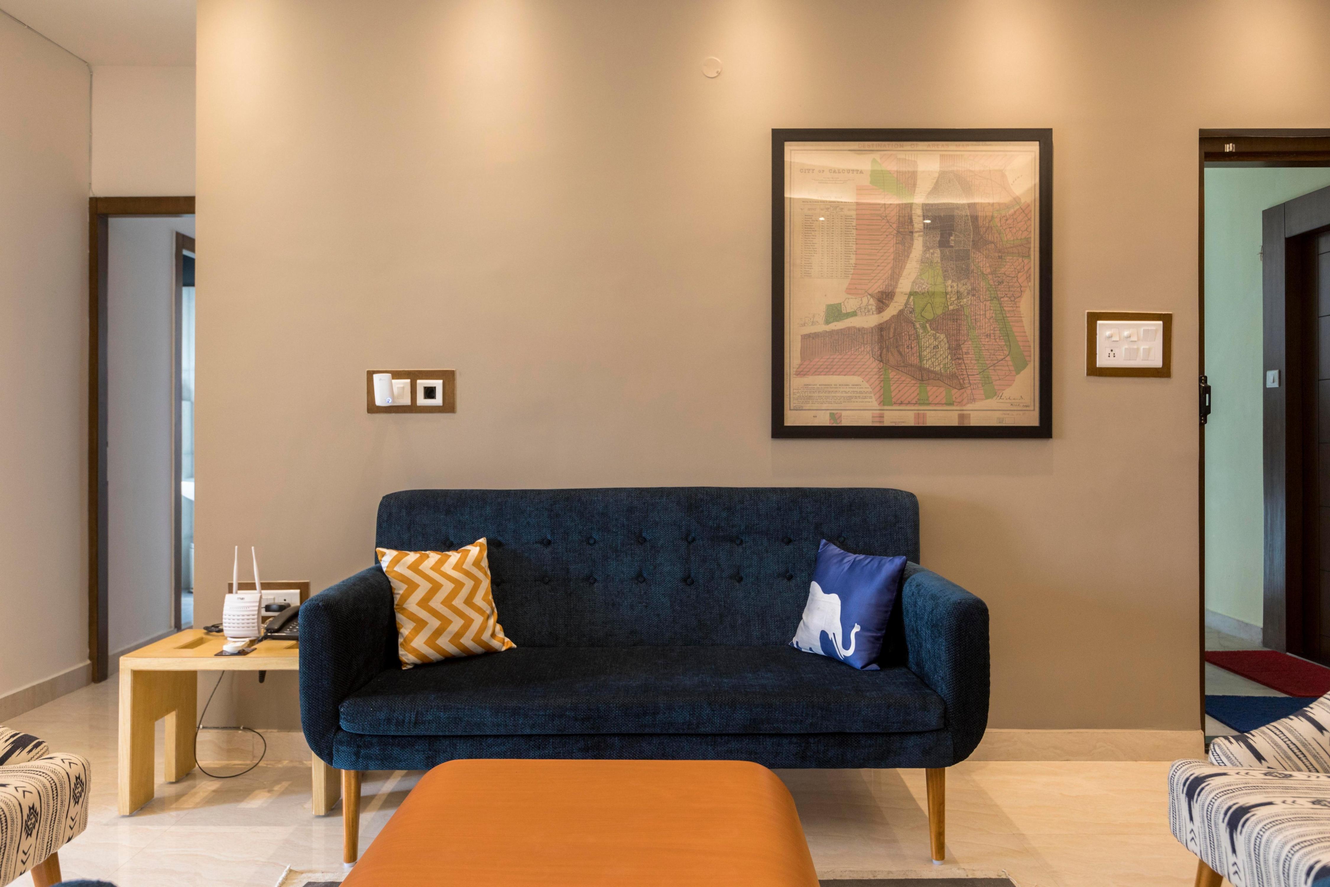 SANITIZED 3 BED Mid century Modern Apartment - Tap to explore photos