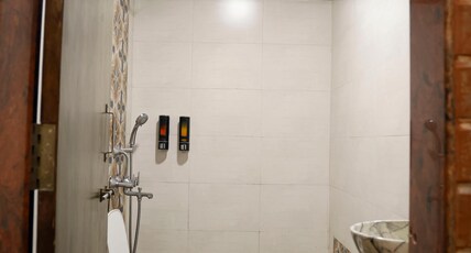 Hashtag Travellers By Mody Stays Room Type - Stone House Quadruple Room