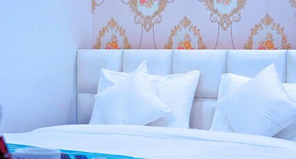 Shreeji Palace by Asapin Hotels Room Type - Premium Room