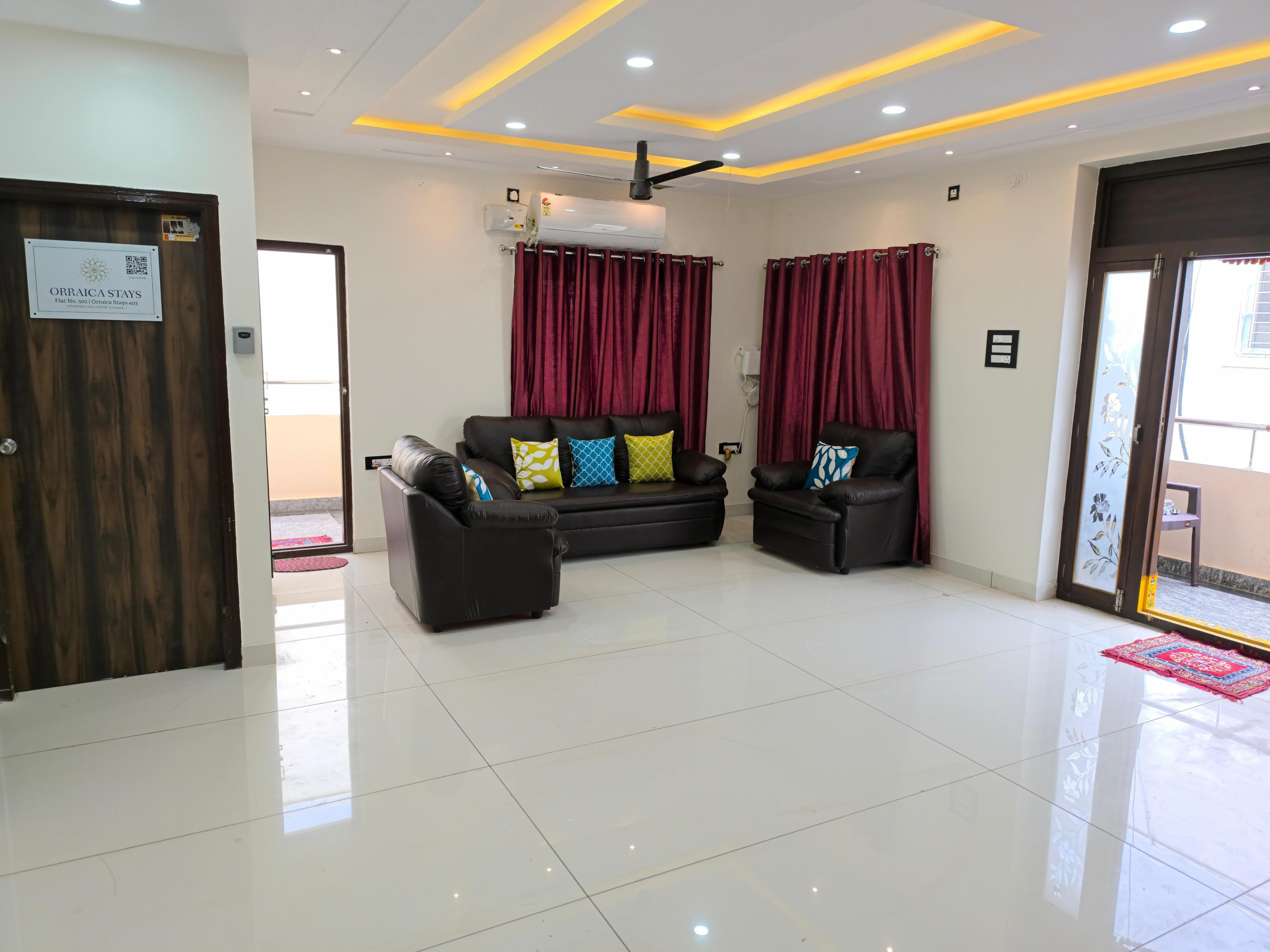 Orraica 403 : Private AC Room with Attached Bathroom - Tap to explore photos