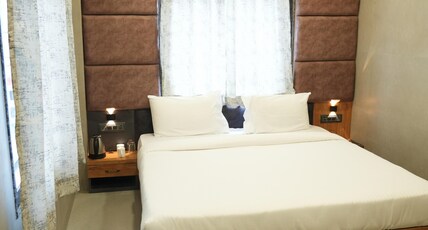 Hotel Maa Vindhyachal Dham-walking distance from Prem Mandir Room Type - Deluxe Room Hotel Maa Vindhyachal Dham-walking distance from Prem Mandir Room Type - Deluxe Room