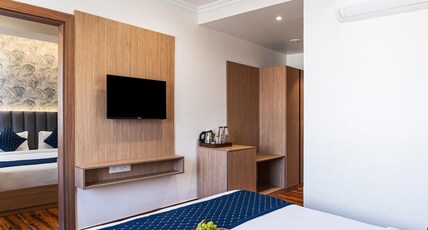 Sinclairs Udaipur Room Type - Queen Room