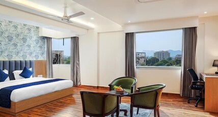 Sinclairs Udaipur Room Type - Premier suite