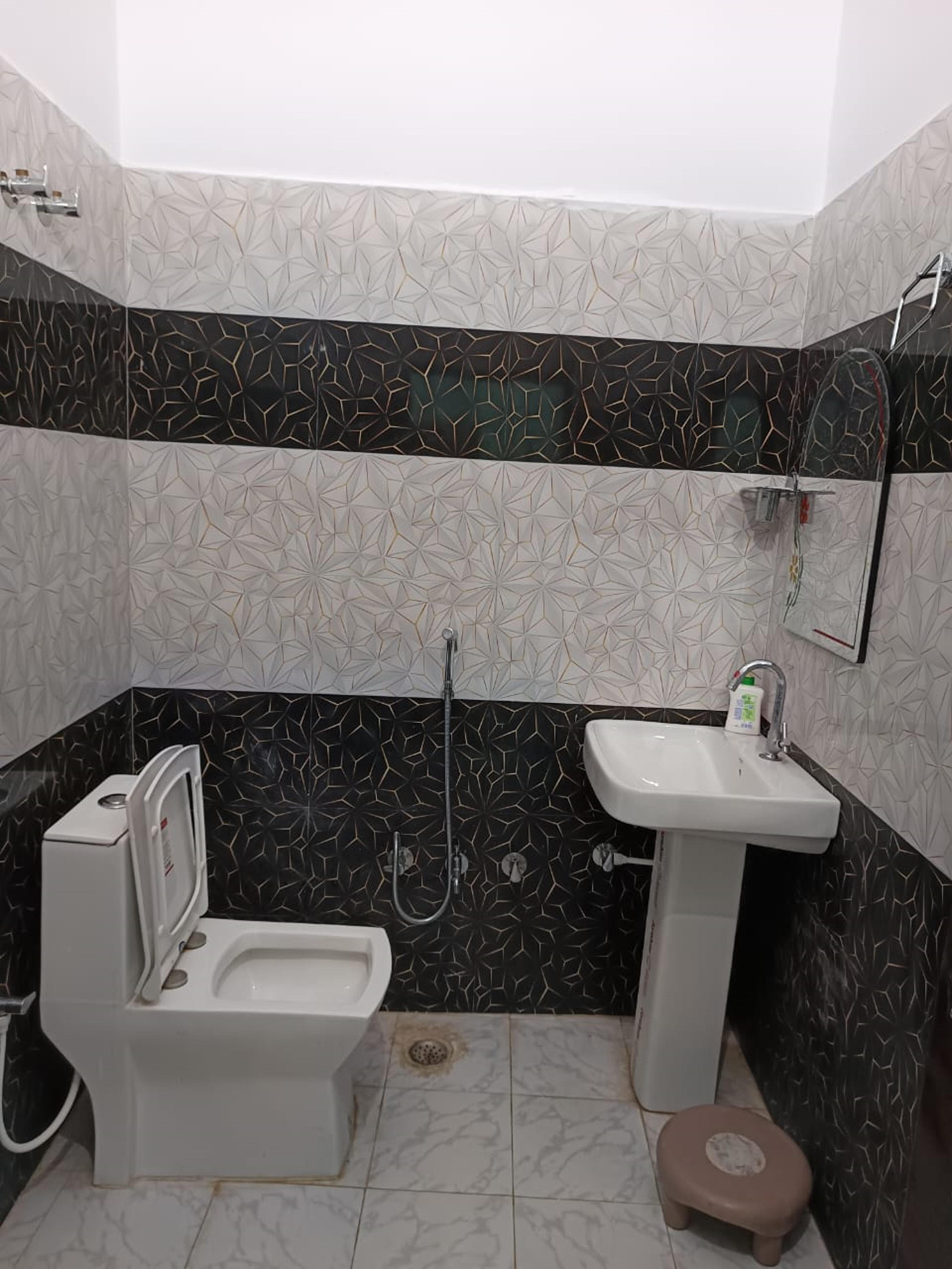 Gyan Home Stays - Tap to explore photos