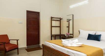 Sri Ramakrishna Hotel Room Type - Deluxe Double Room Non A.C