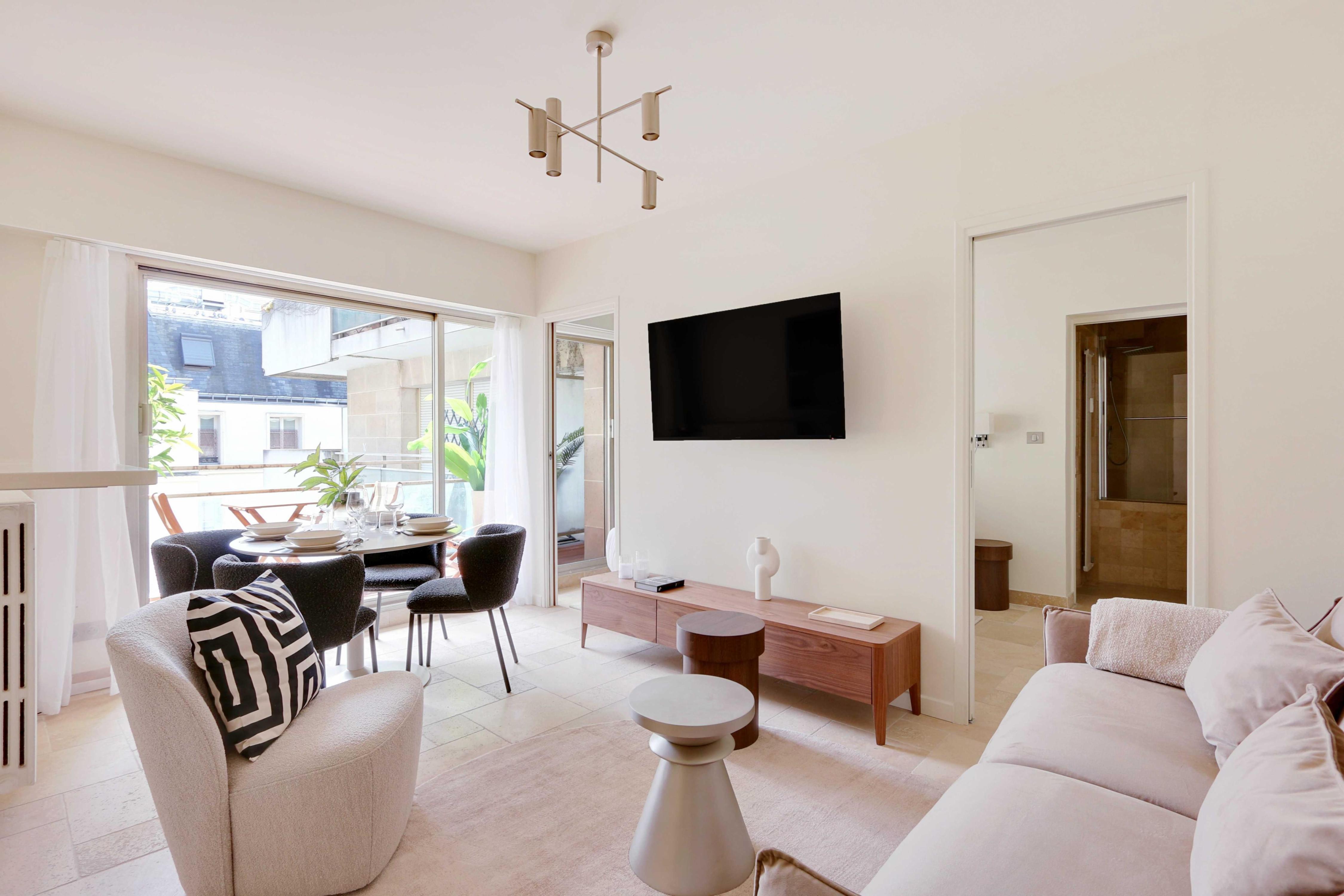 Chic apartment - 1BR/4P - Place des Vosges - Tap to explore photos