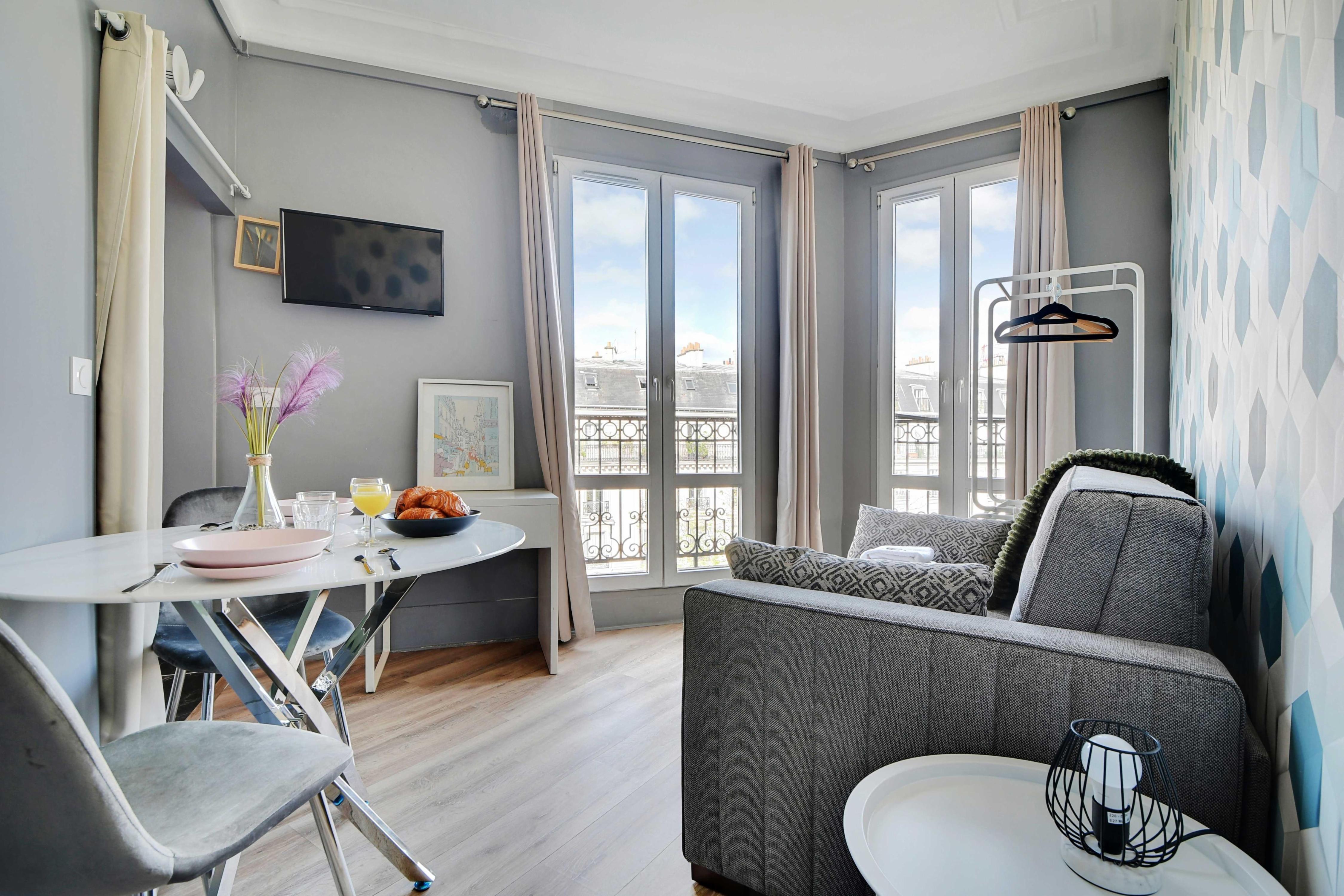 Modern studio near Gare de l Est