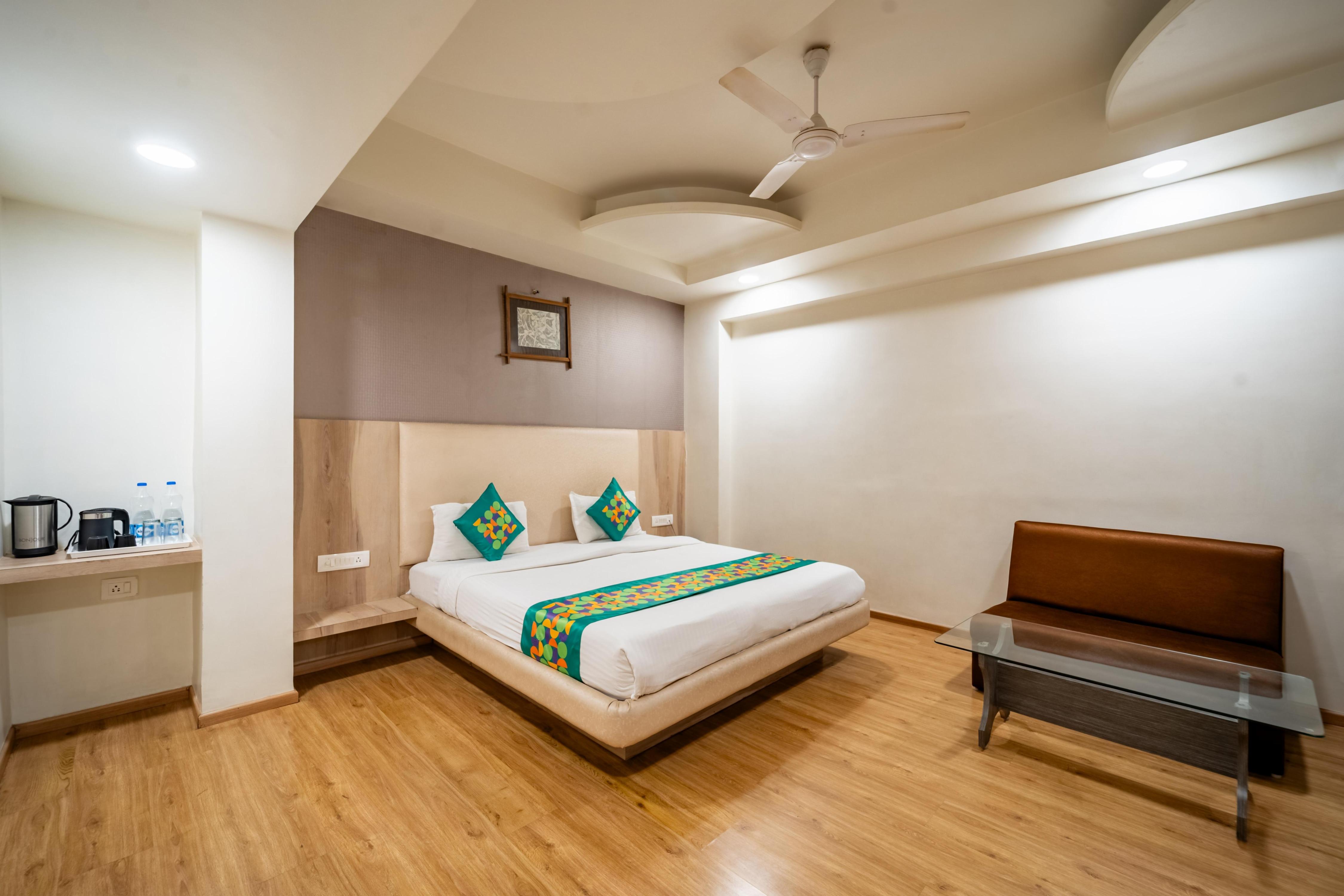 Treebo Kamal Regency, 100 Meters From Bhopal Junction Railway Station - Tap to explore photos