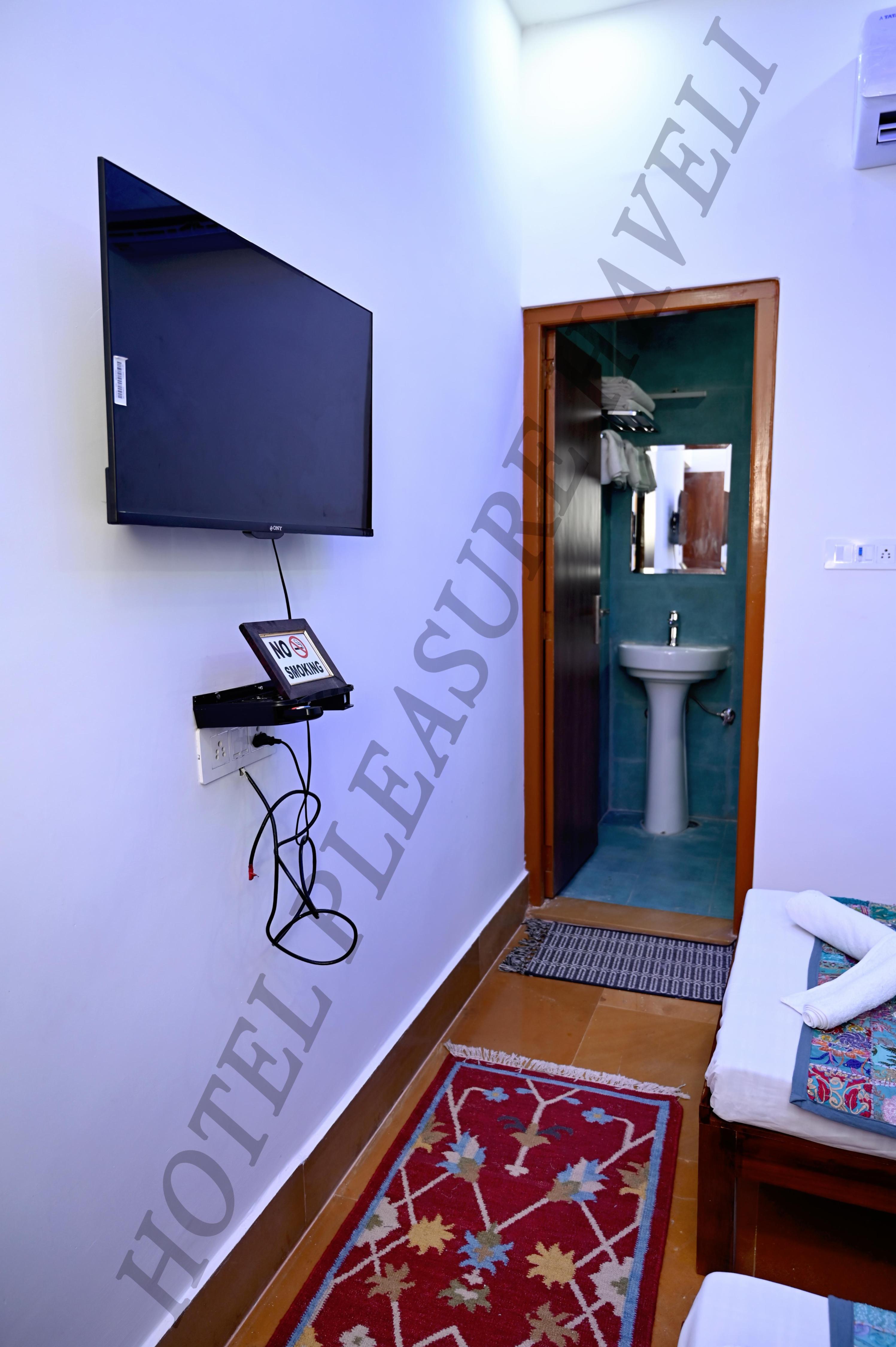 Hotel Pleasure Haveli Room Type - Deluxe Double Room