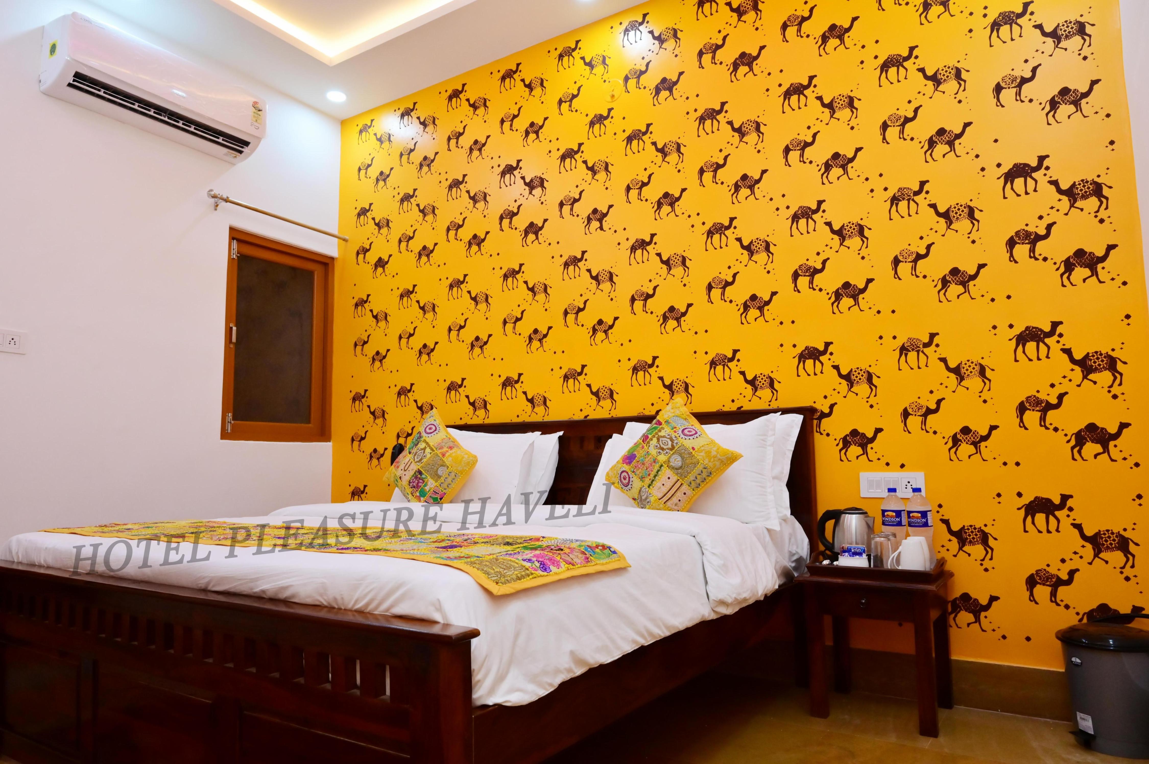Hotel Pleasure Haveli Room Type - Deluxe King Suite