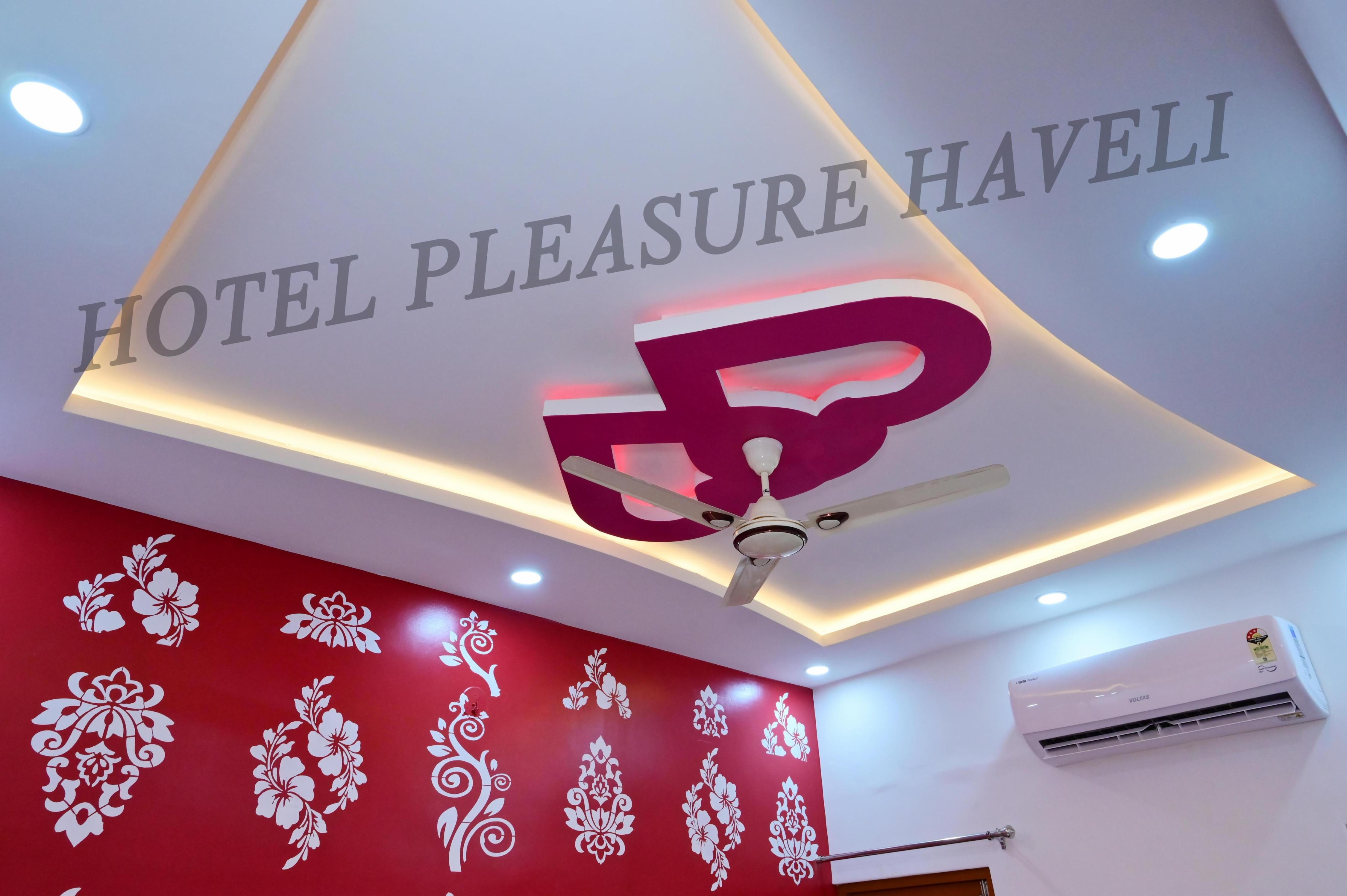Hotel Pleasure Haveli - Tap to explore photos