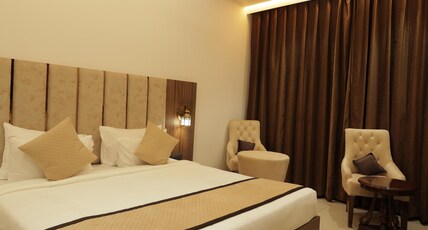 SNJ Taj Grand Room Type - Deluxe Room