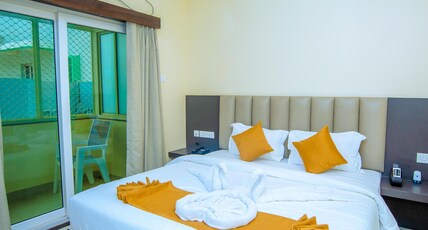 HOTEL SUNBAY - 700 mtr From Jagannath Temple Room Type - Deluxe Room with Balcony