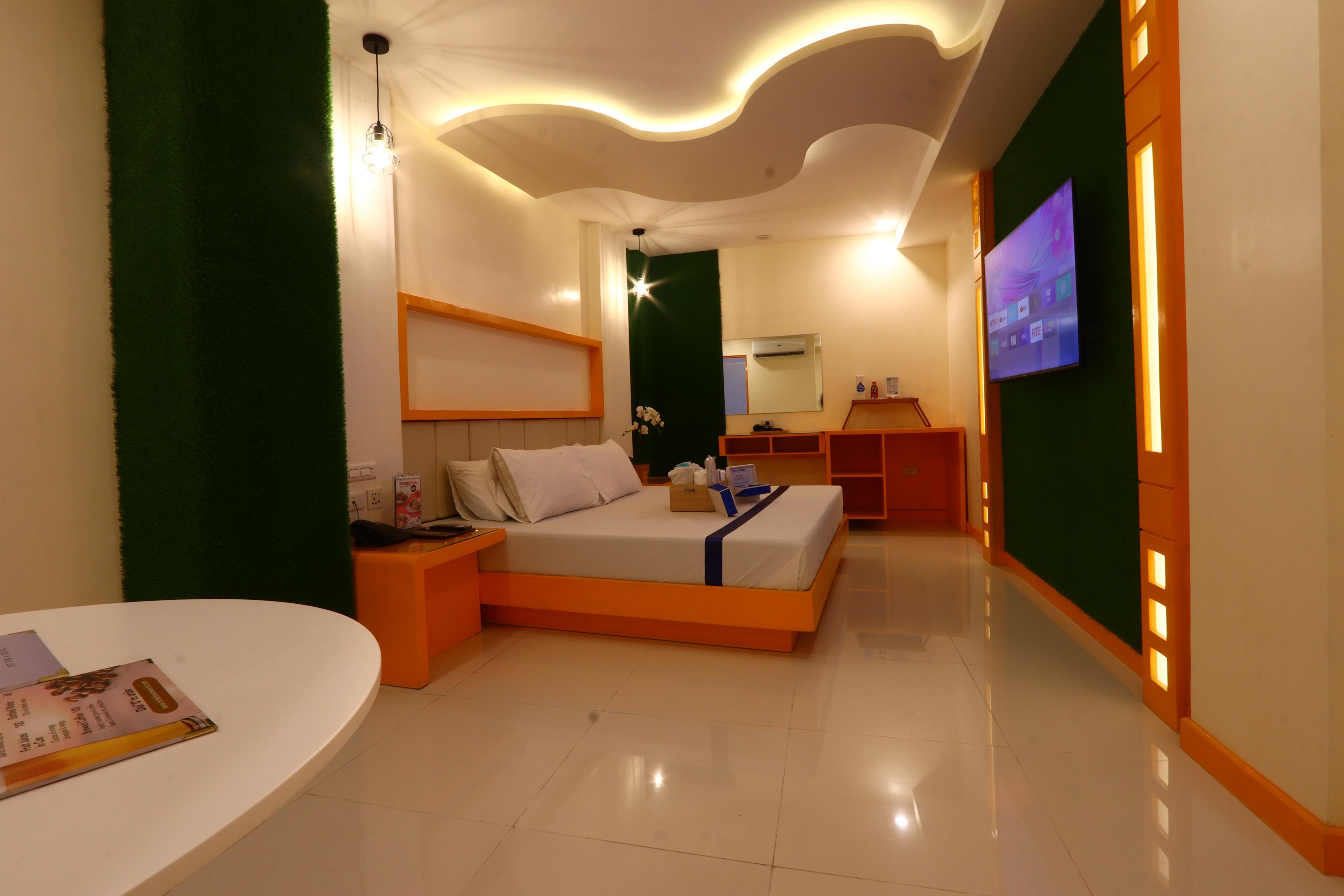 Hotel Dreamworld East Ortigas - Tap to explore photos