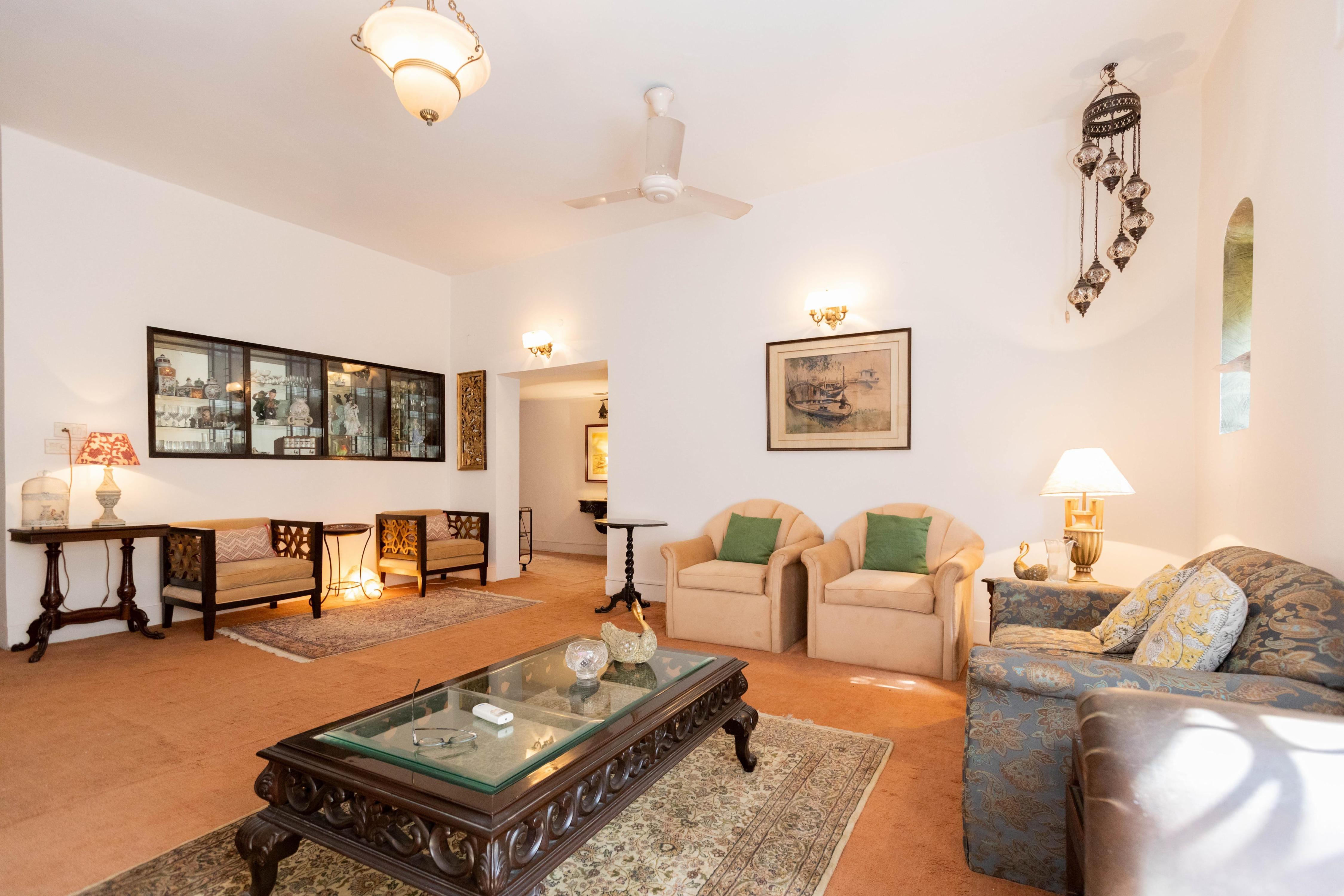 Handmade Homes Ballygunge : 3 bedroom apartment - Tap to explore photos