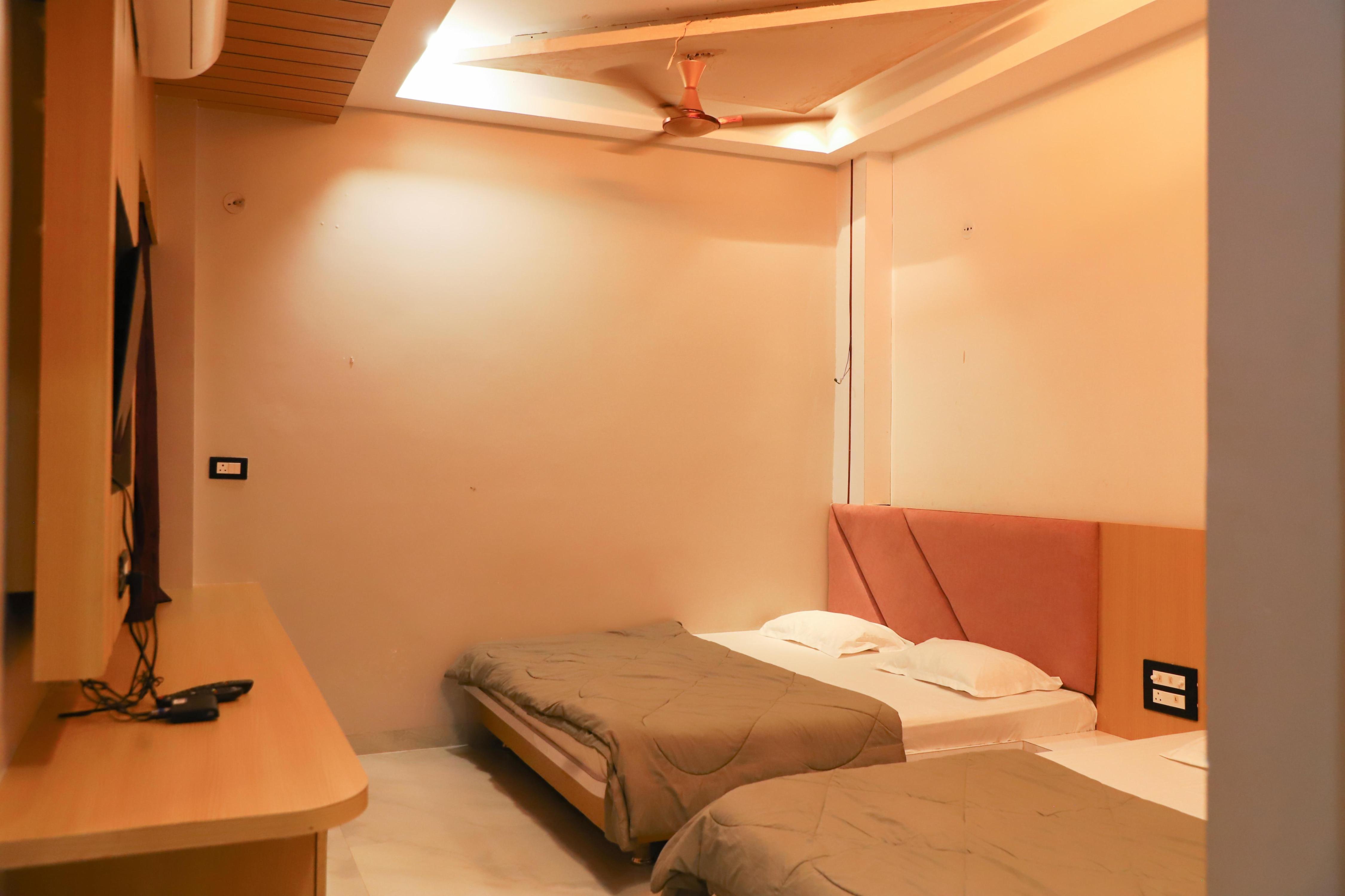 Hotel Bholenath Room Type - Triple Bed Non AC