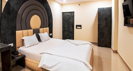 Hotel M Plaza Dhulagarh Room Type - Deluxe