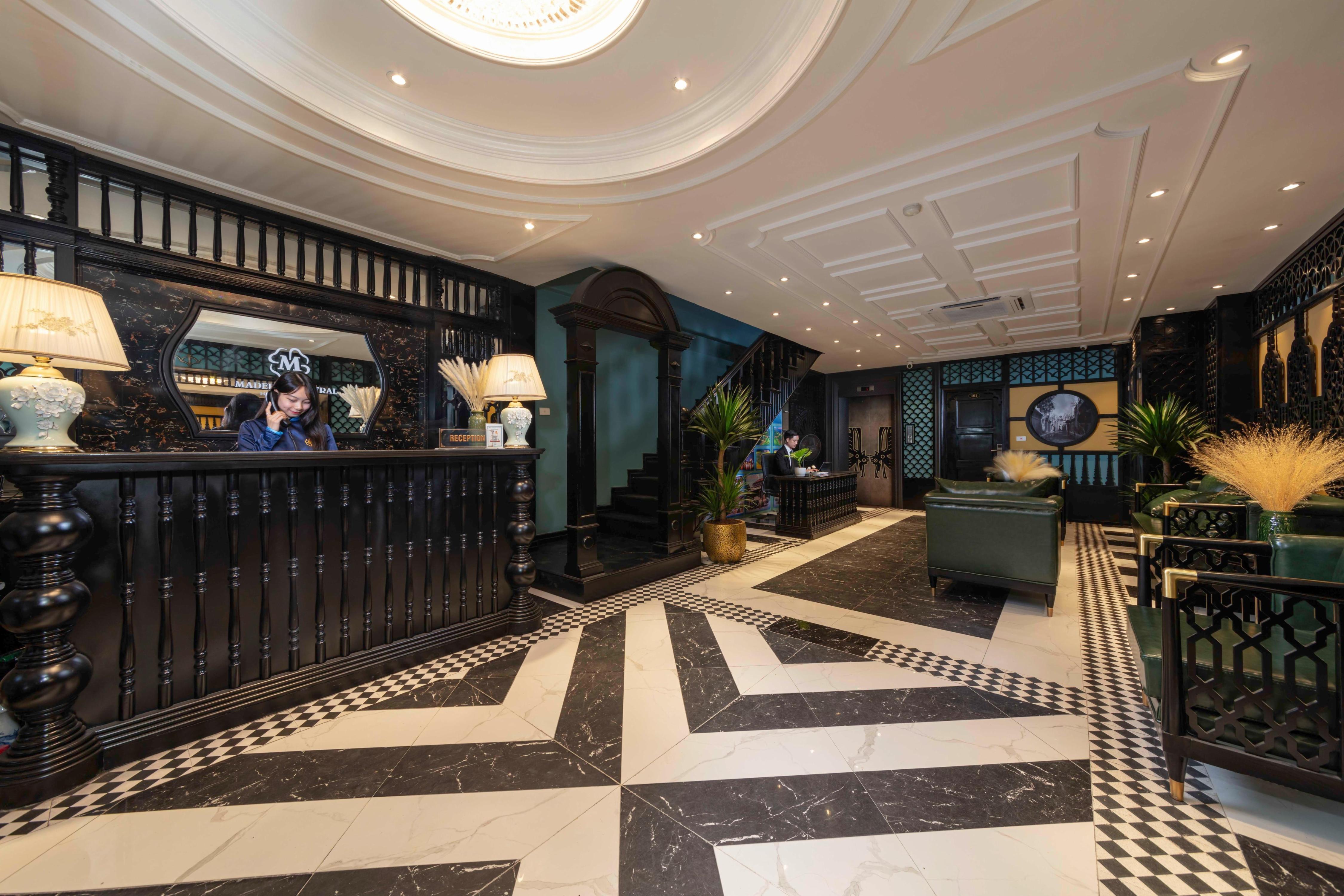 Madelise Central Grand Hotel