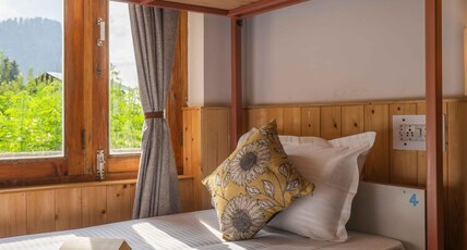 Zostel Pulga Room Type - 1 Bunk Bed | Deluxe 4 Bed Mixed Dorm | Shared en-suite washroom Zostel Pulga Room Type - 1 Bunk Bed | Deluxe 4 Bed Mixed Dorm | Shared en-suite washroom
