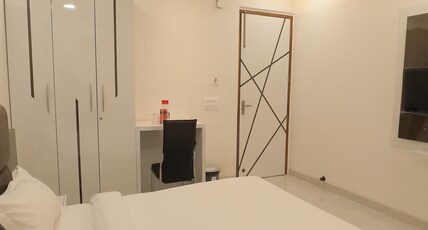 GANPATI HOTEL Room Type - Deluxe