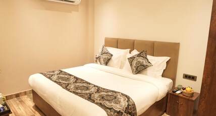 Hotel Aqua Blue Room Type - Executive Queen Room