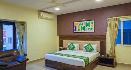Treebo Cranberry Delight, Manyata Tech Park Room Type - Spacious Deluxe Room