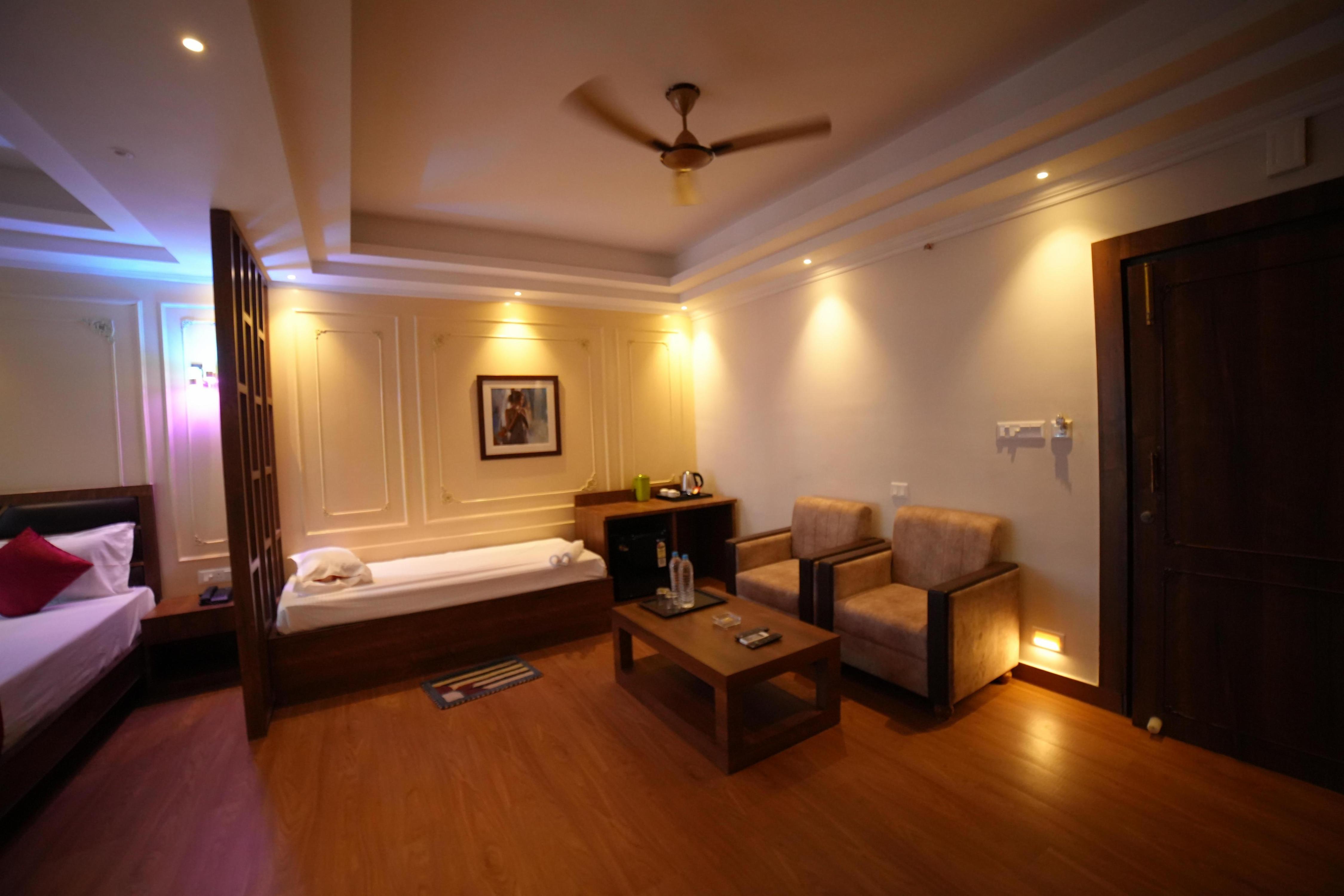 Hotel Jairam Waybay - Tap to explore photos