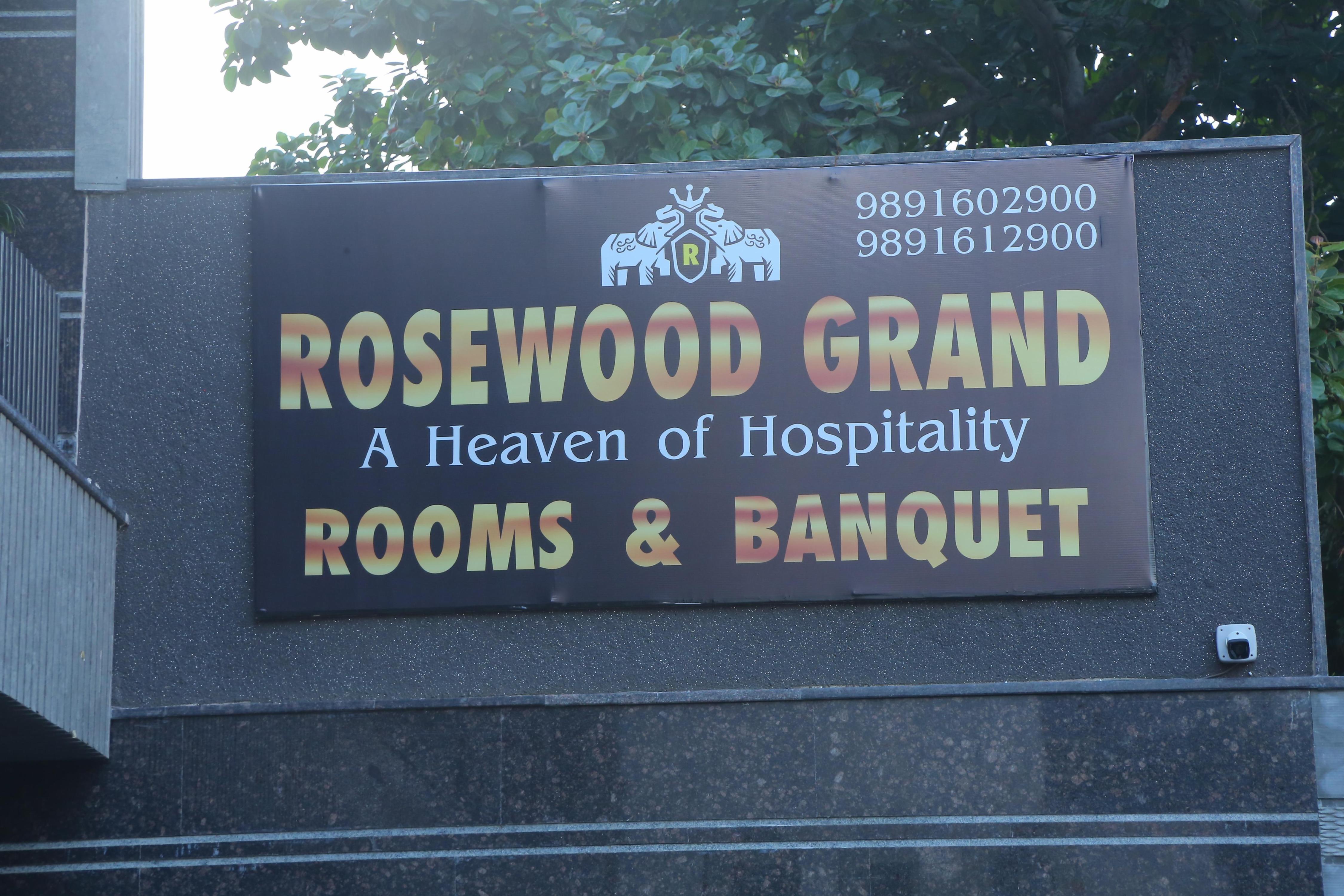 Rosewood Grand - Tap to explore photos