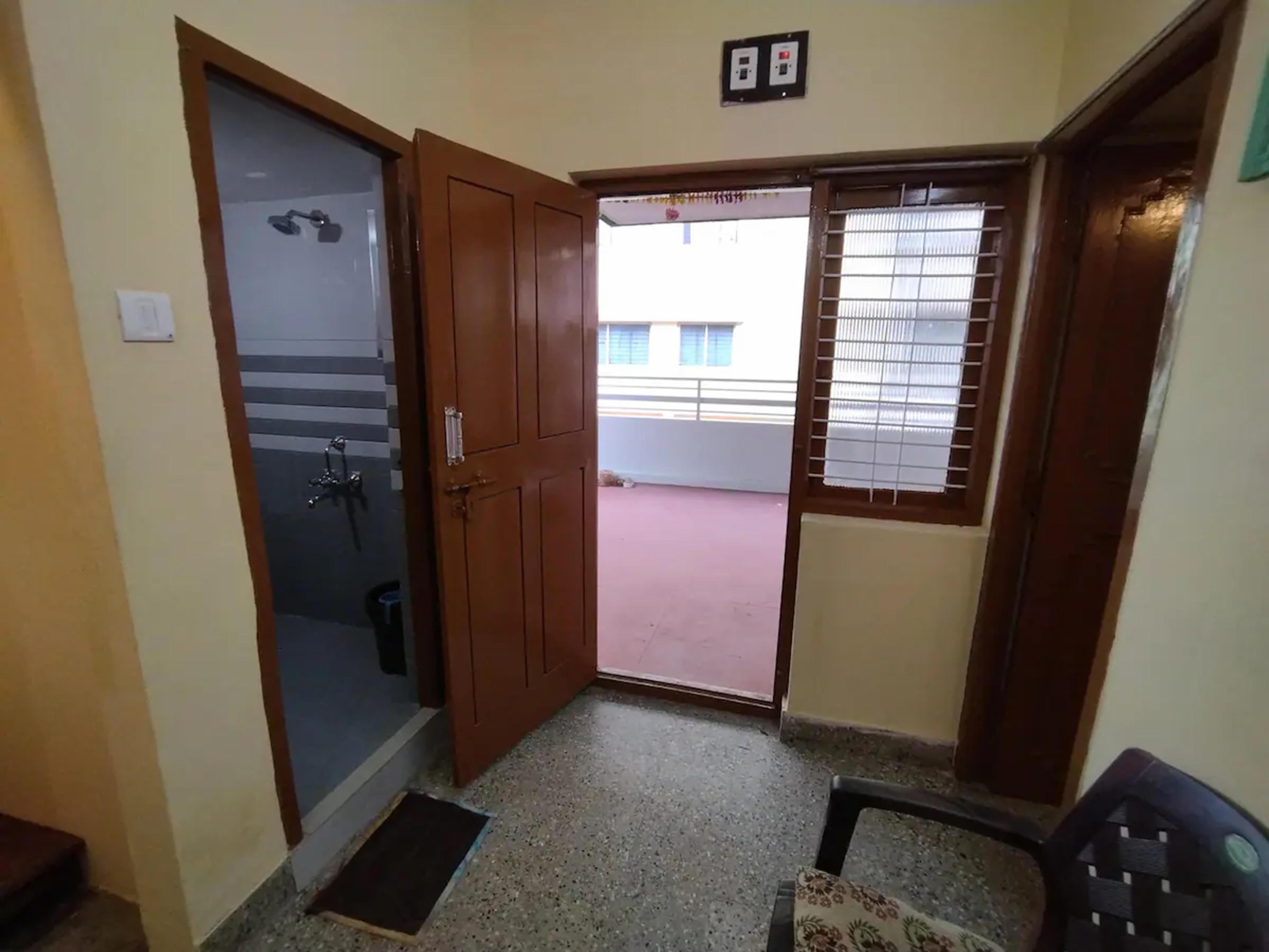 RRM Stays | 1BHK 90's Charm - Tap to explore photos