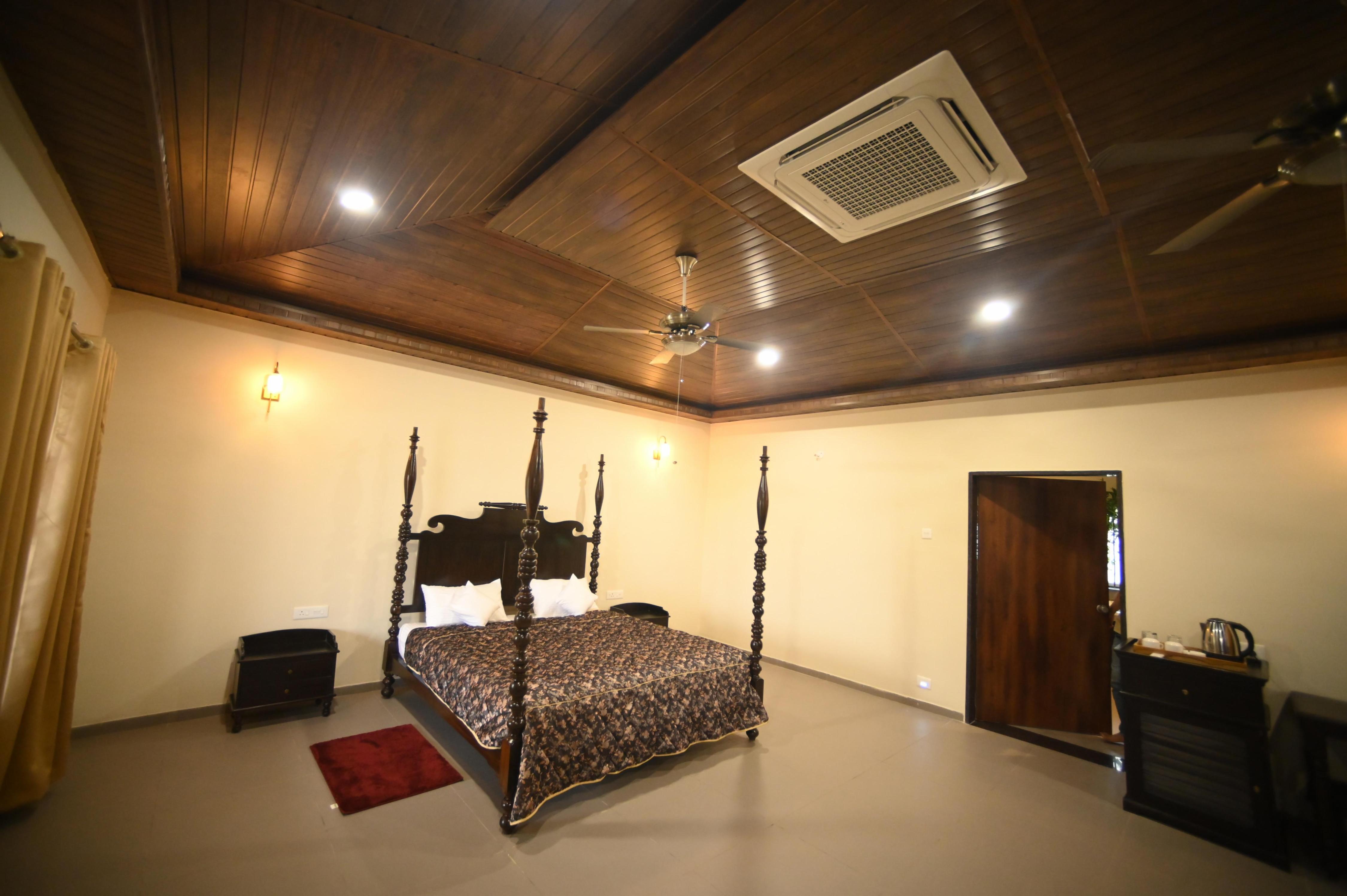 TADOBA VAN VILAS Room Type - Grand premium cottages