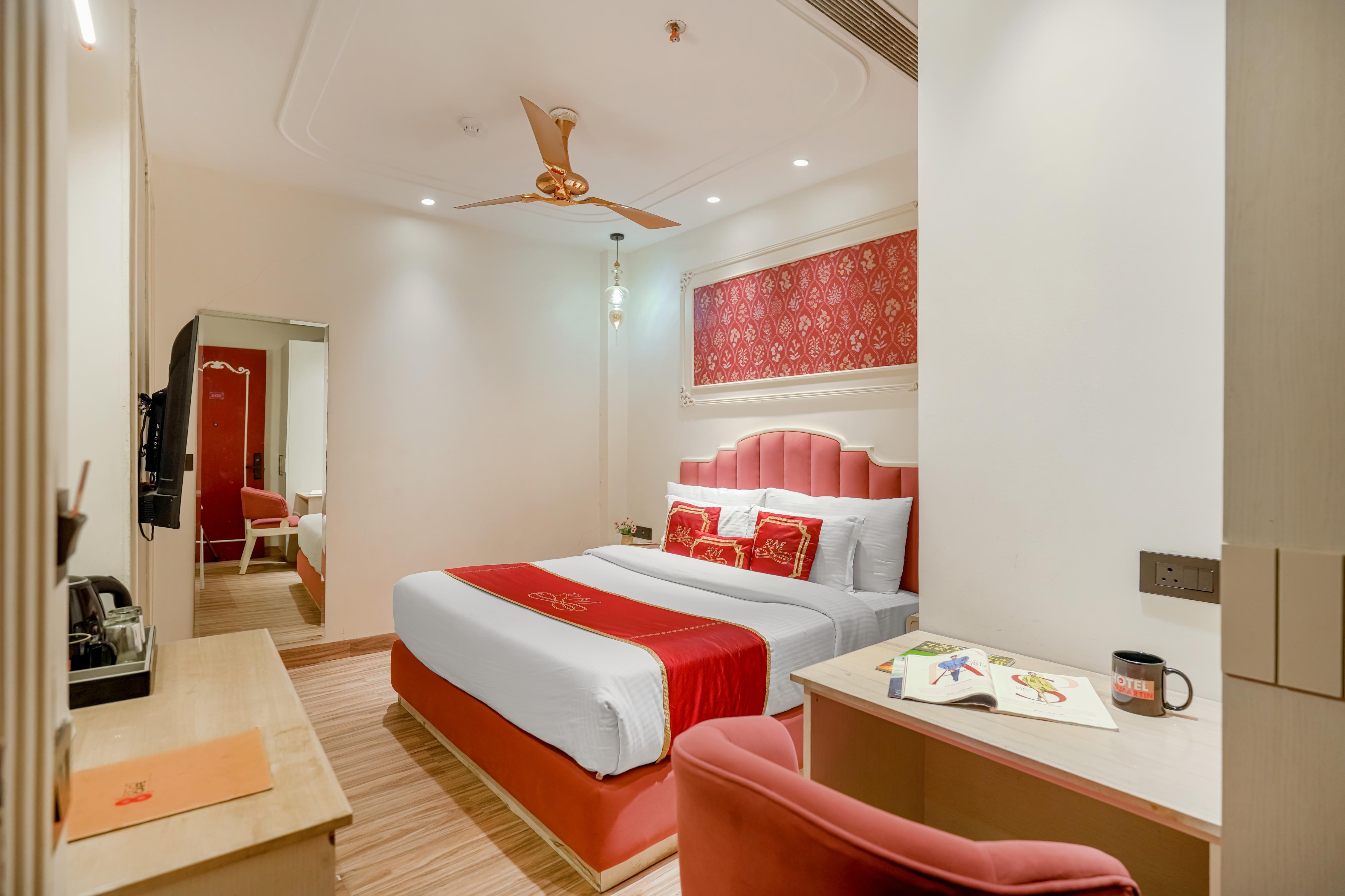 Red Martin 2 Min Walk from Golden Temple Room Type - Deluxe Room